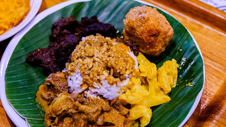 Nasi Kapau Juragan, Nikmatnya Kuliner Khas Nagari Kapau yang Melegenda