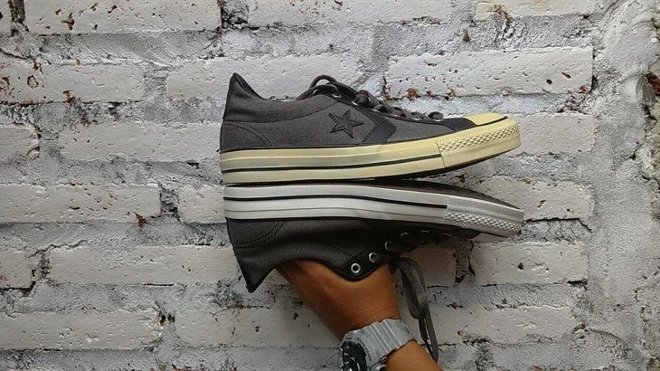 Membersihkan Sepatu dengan Boraks