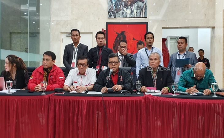 Menkumham Yasonna Laoly hadir dalam Konpers Tim hukum PDIP di Jakarta