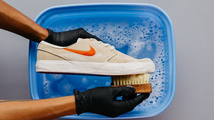 Perawatan Rumahan untuk Sepatu Favoritmu