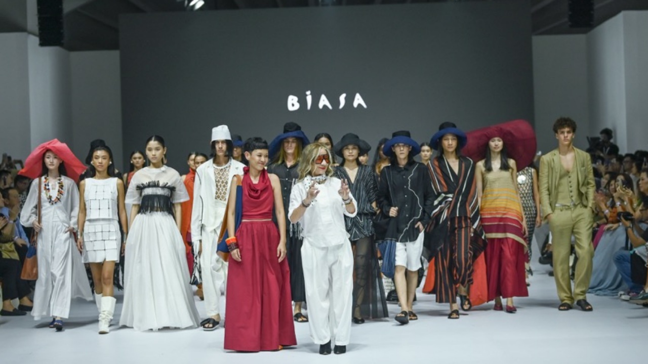 Merayakan 30 Tahun, BIASA Tampilkan Koleksi 'Rhapsody' di JFW 2025