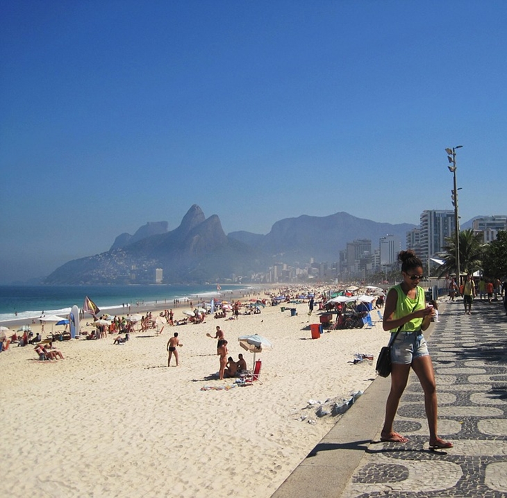 Pantai di Ipanema. (Foto: Pixabay/ASSY)
