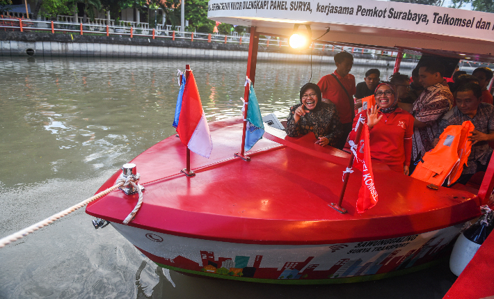 Pemkot Surabaya Berikan 300 Beasiswa untuk Perguruan Tinggi