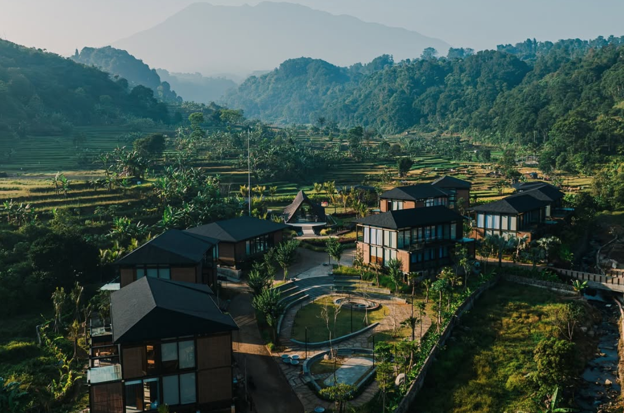 Kencana Valley JSI Resort Megamendung, Kehangatan Vila Privat dengan Layanan Butler Pribadi