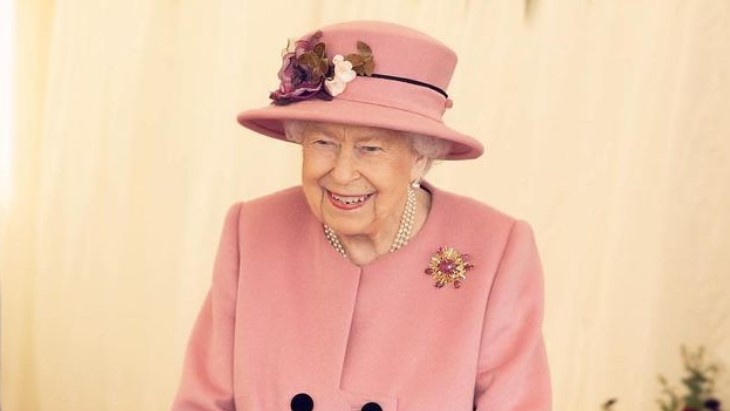 Begini Ratu Elizabeth II Merayakan Tahun Baru