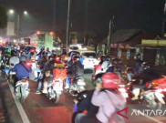 Pemudik Keluhkan Jalur Karawang Berlubang, PMI Laporkan Peningkatan Kecelakaan 