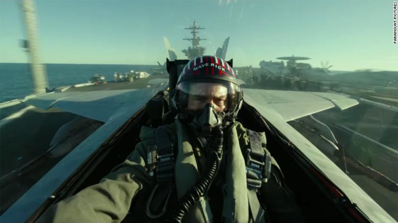 Tom Cruise Kembali Bermanuver dengan Pesawat Tempur di 'Top Gun: Maverick'