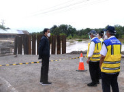 Jokowi Perintahkan Menteri PUPR Perbaiki Kerusakan Infrastruktur Akibat Banjir di Kalsel