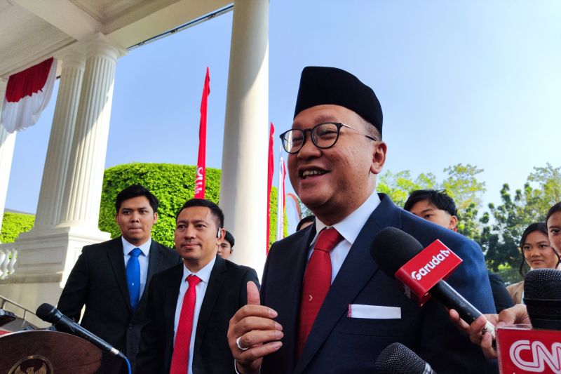 Datang ke Istana Bersama Keluarga, Rosan Roeslani Siap Dilantik Jadi Menteri