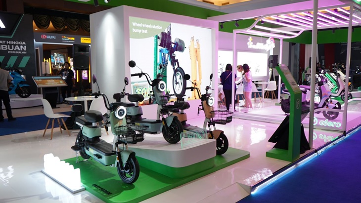 Ofero Rilis 3 Sepeda dan Motor Listrik di IIMS 2023