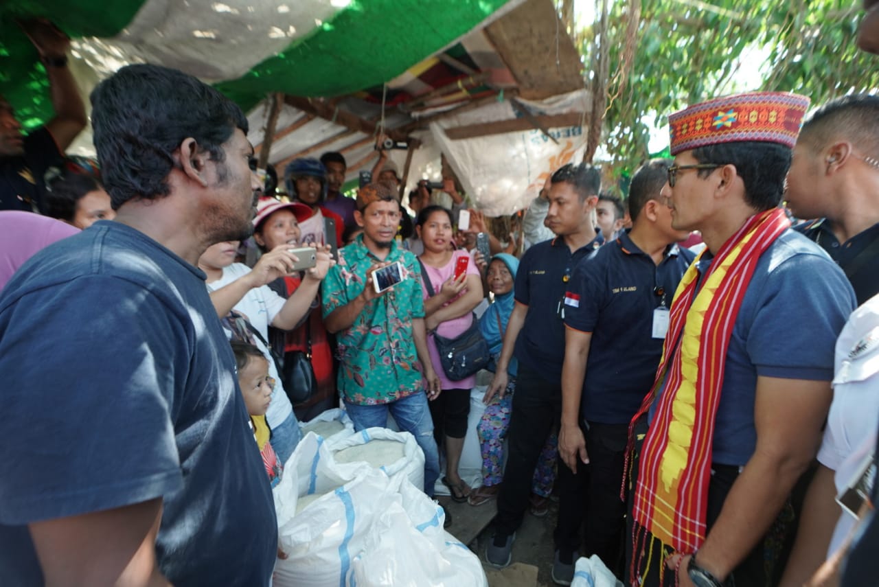 Curhatan Para Pedagang Pasar Baru Labuan Bajo pada Sandiaga Uno
