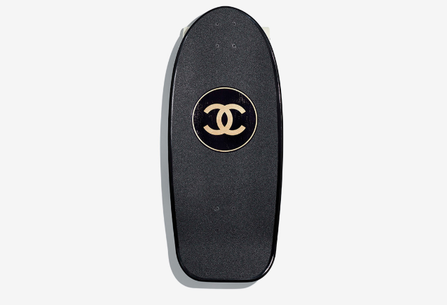 Wow! Chanel Jual Skateboard dan Papan Selancar Seharga Lebih dari Rp 100 Juta