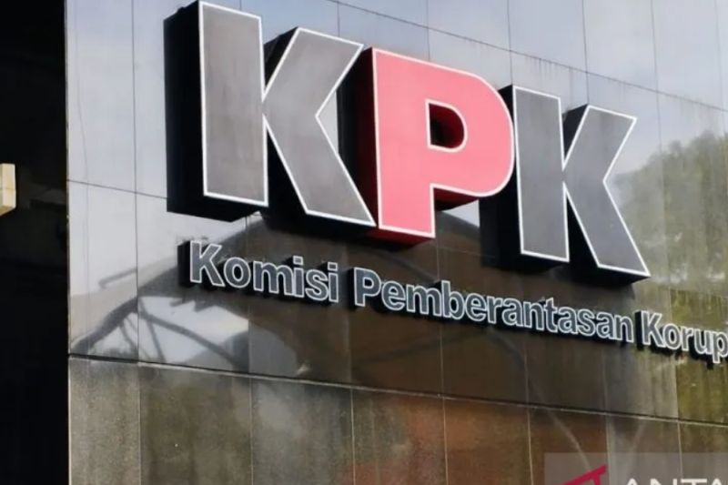 ICW Minta KPK Terbitkan Perintah Jemput Paksa Lukas Enembe
