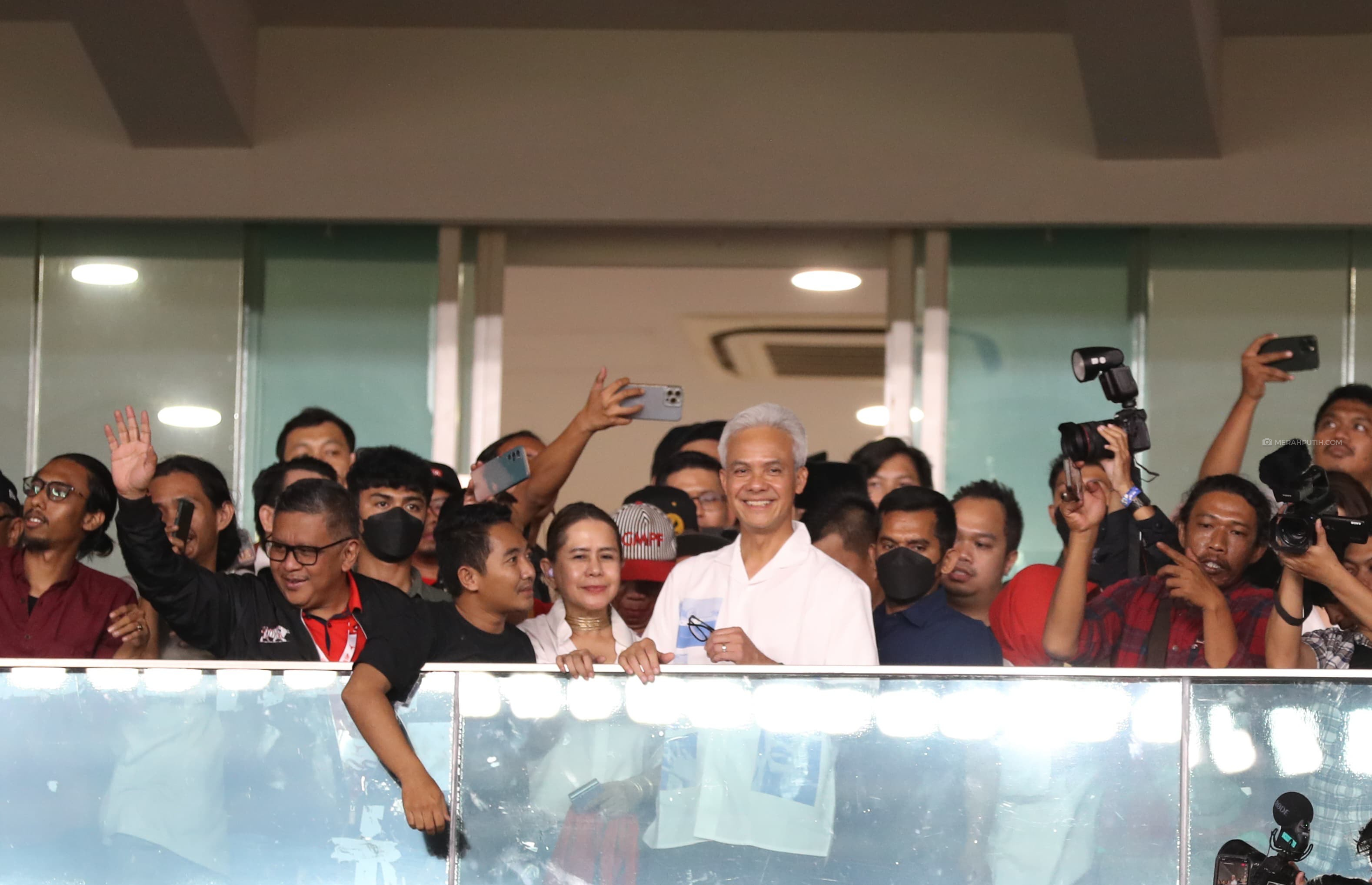 Tonton Laga Final Liga Kampung Soekarno Cup, Ganjar Diteriaki Presiden