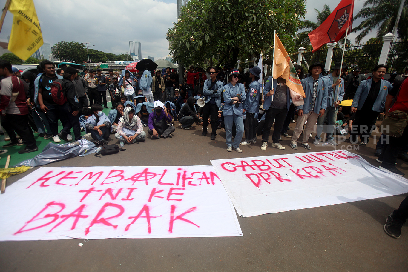Mahasiwa Terluka Saat Demo RUU TNI, Komisi III DPR Soroti Sikap Represif Aparat