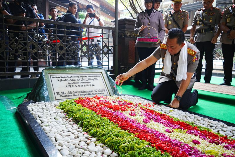 Kapolri Ziarah ke Makam Gus Dur, Rangkaian Peringatan Hari Bhayangkara
