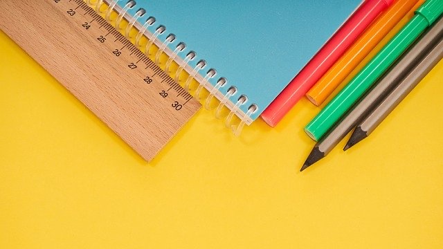 Ketika kamu mengetik soal, biasanya jawabannya sudah hadir dari laman pencarian Google. (Foto: pixabay/engin_akyurt)