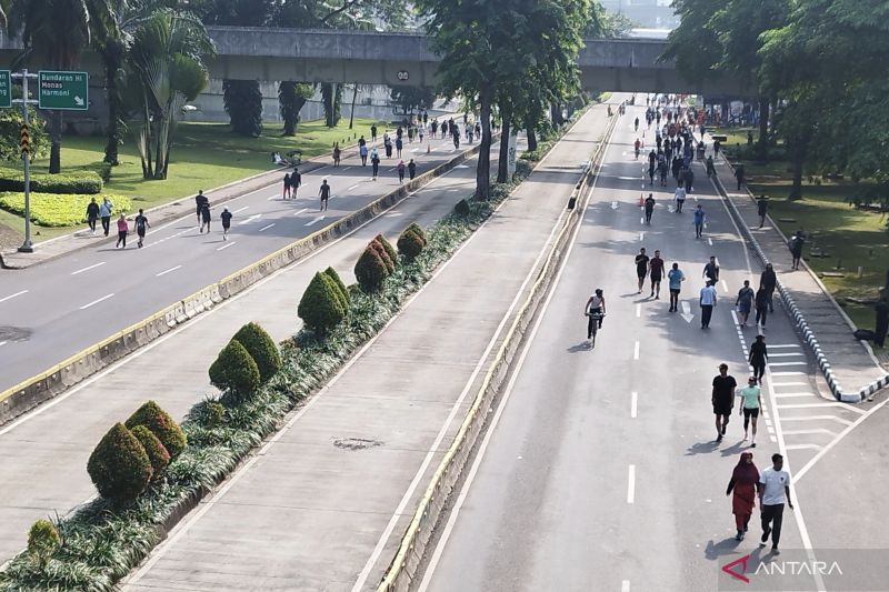 Jakarta Mulai Normal, Warga Ramaikan CFD di Jalan Sudirman Pagi Ini