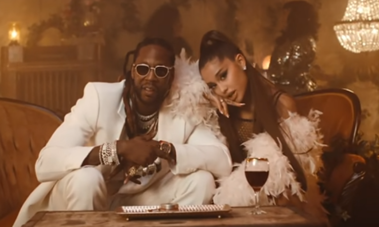 Lagu 7 Rings yang Dinyanyikan Ariana Grande Penuh dengan Kontroversi