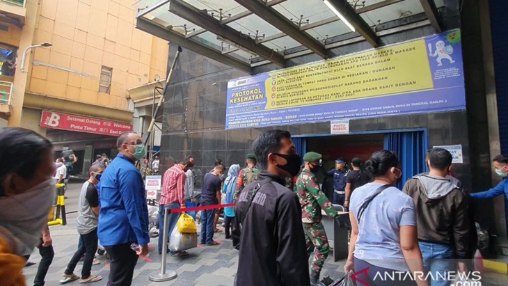 Antrean Pembeli Panjang, Pengelola Tanah Abang Kena Semprit Pasar Jaya