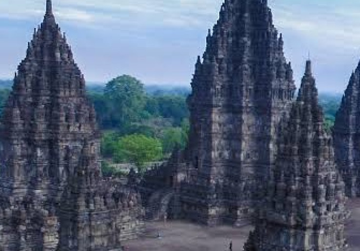 Aktivitas Menarik saat Liburan ke Candi Prambanan, Pastikan Nonton Sendratari 'Ramayana'  