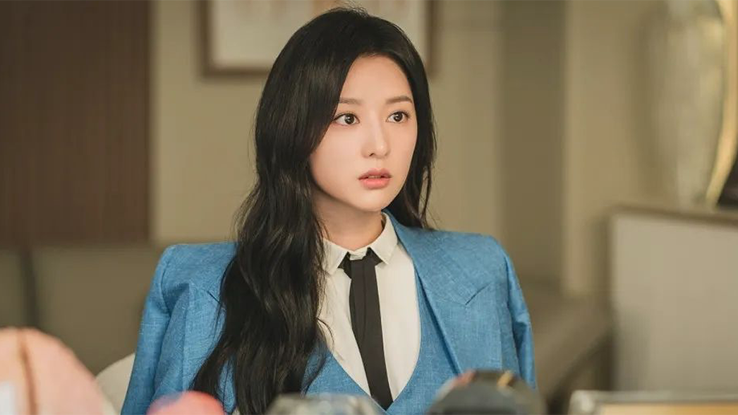 Ide Outfit Ngantor ala Kim Ji-Won di Drama 'Queen of Tears'