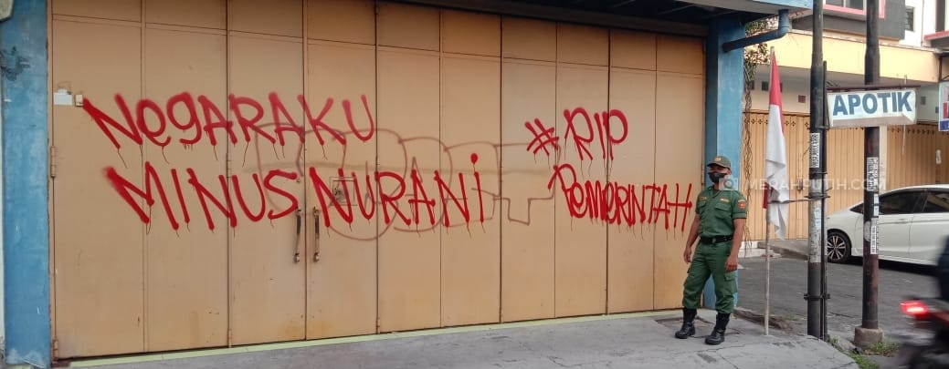 Muncul Mural Kritik Pemerintah, Gibran: Yang Bikin Tulisan Silakan Ketemu Saya