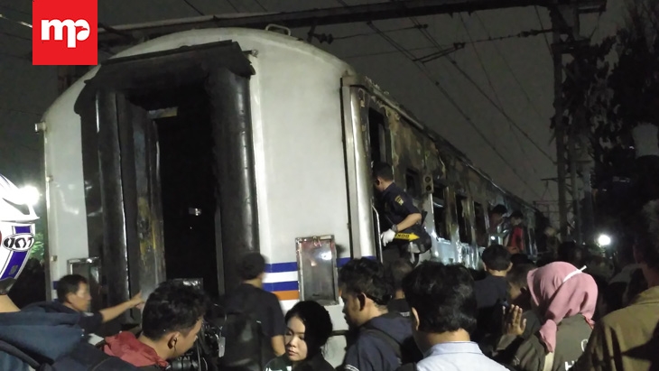 Gerbong Kereta Terbakar di Senen Berhasil Dipadamkan