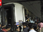 Gerbong Kereta Terbakar di Senen Berhasil Dipadamkan