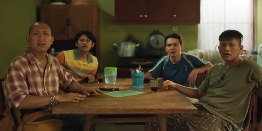 Rumah Produksi Imajinari Syukuran Tumpeng Sekaligus Menandai Syuting Perdana Film Agak Laen 2