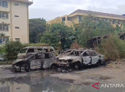 8 Mobil Terbakar di Kantor Satpas SIM Daan Mogot Jakarta