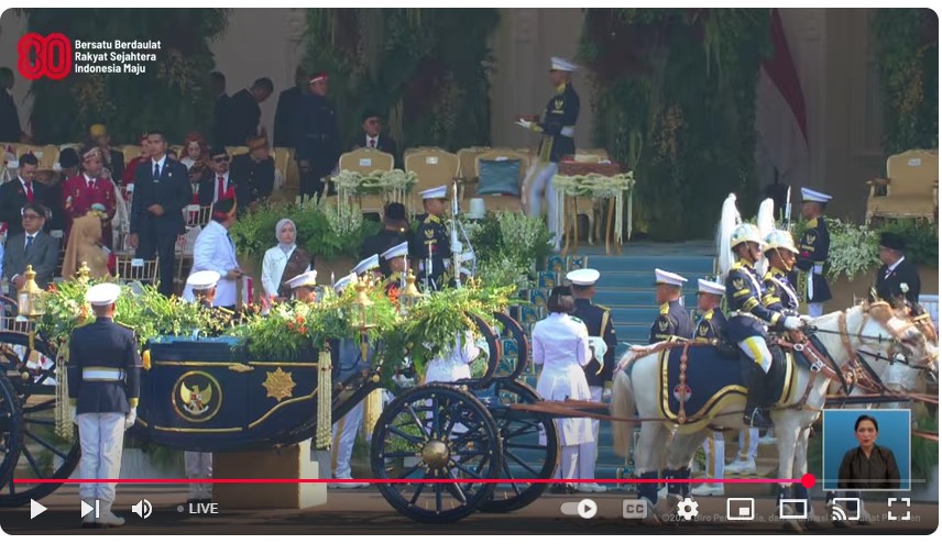 Nuansa Warna Biru dan Angka 45 Diperlihatkan Dalam Kirab Bendera Pusaka