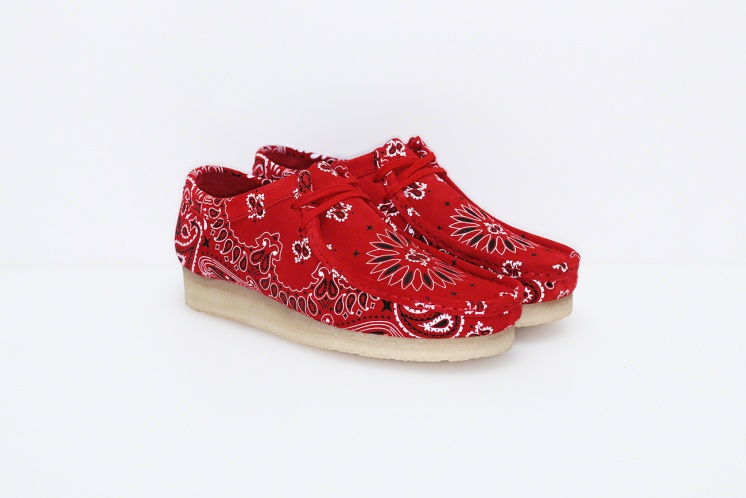 Supreme x Clarks Hadirkan Sepatu Paisley, Motif yang Lekat dengan Para Gangster