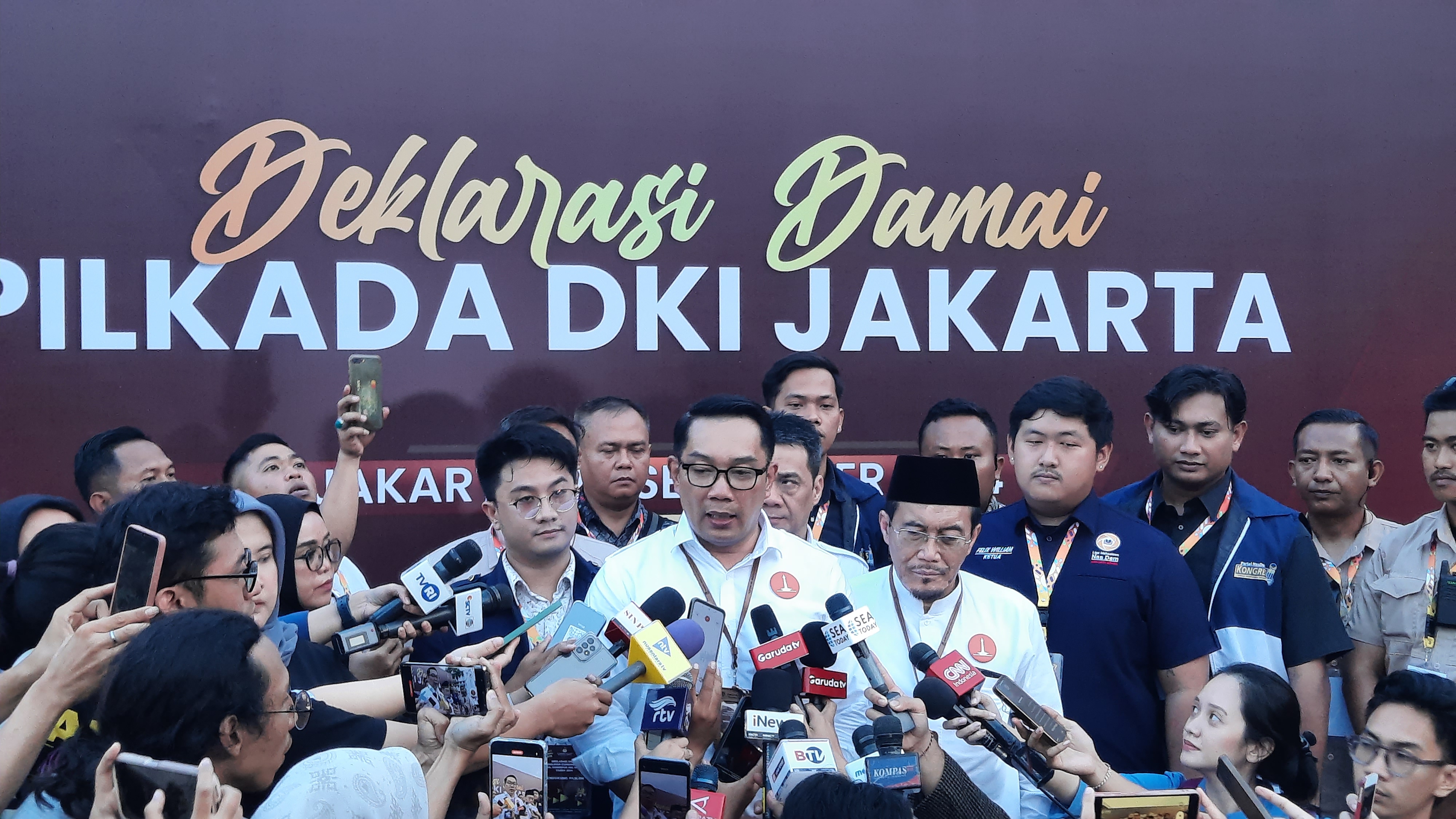 Awali Kampanye, Ridwan Kamil-Suswono Ziarah ke Makam MH Thamrin