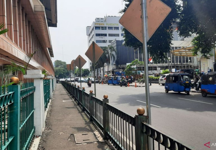 Masalah Lompat Pagar Masih Berlanjut, Stasiun Cikini Bakal Dibangun JPO