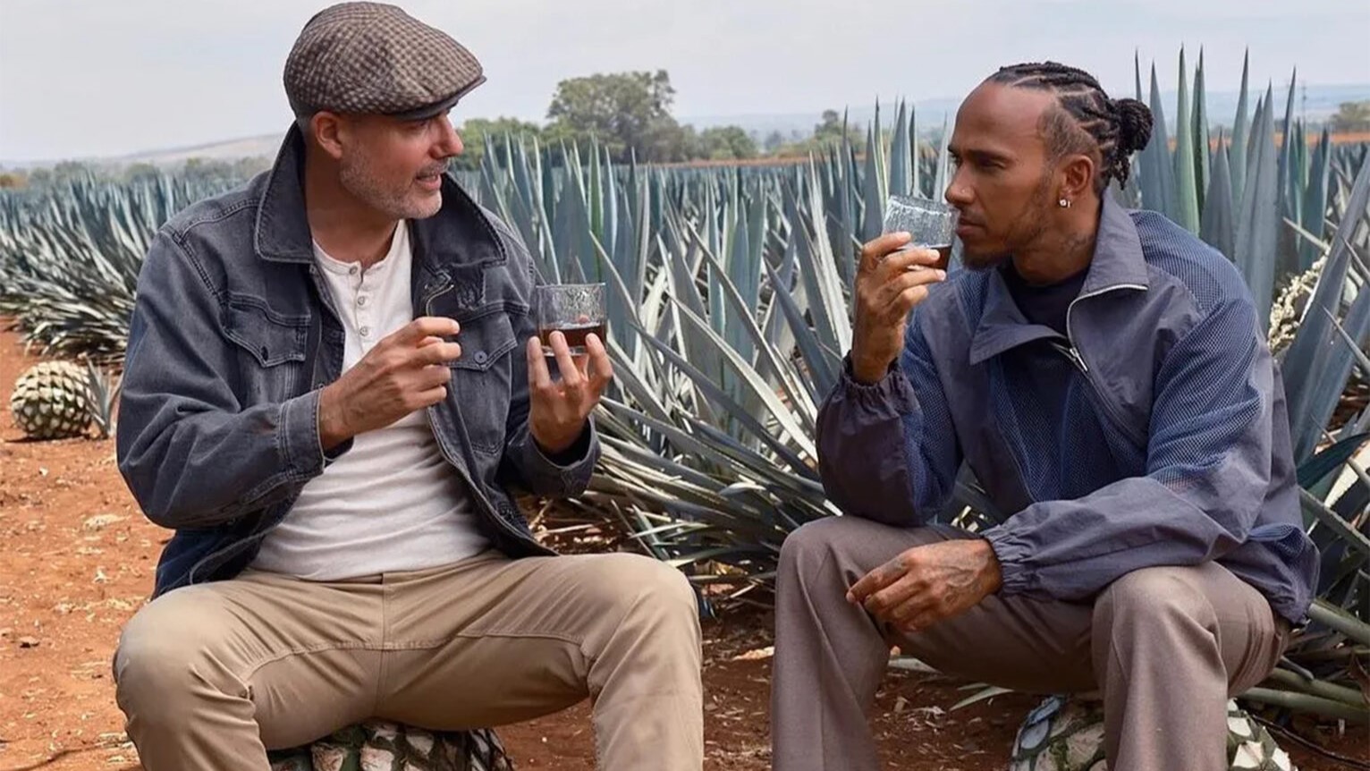 Lewis Hamilton Luncurkan Merek Tequila Non-Alkohol Almave
