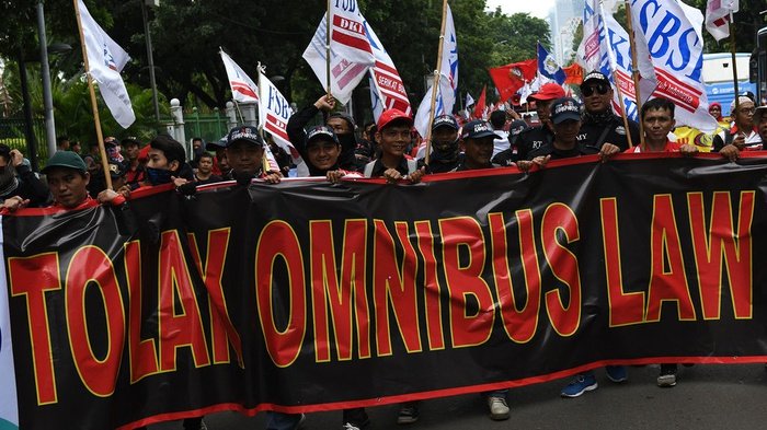 Demo buruh tolak Omnibus Law beberapa waktu yang lalu