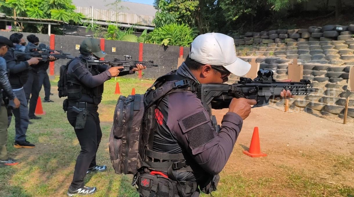 Bersiap Hadapi Begal Jalanan, Resmob Polda Metro Latihan Menembak biar enggak Salah Tembak 