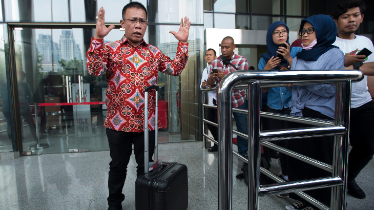 Minta Rompi Oranye dari KPK, Masinton Pasaribu Bawa Pakaian Sekoper 