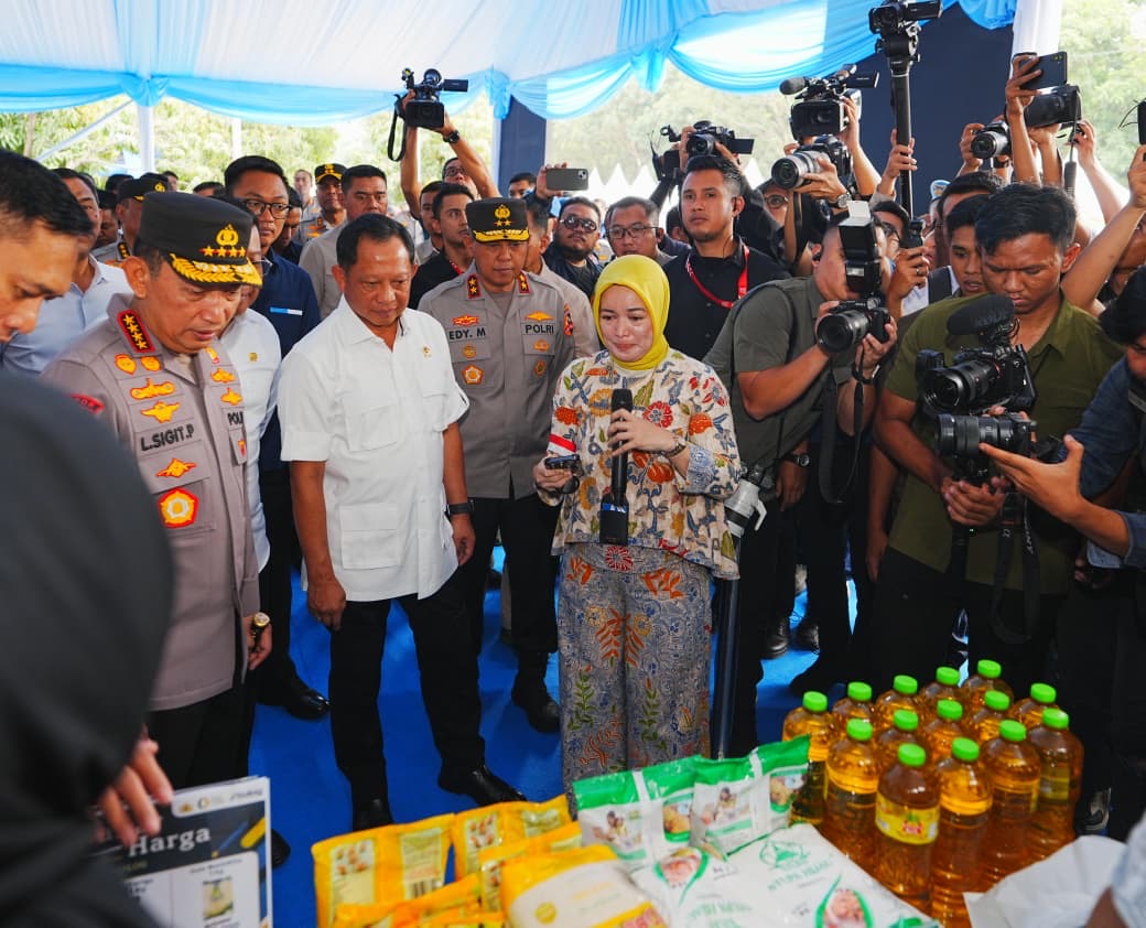 Gerakan Pangan Murah di Seluruh Indonesia, Polri-Bulog Jual Beras hingga Minyak di Bawah Harga Normal