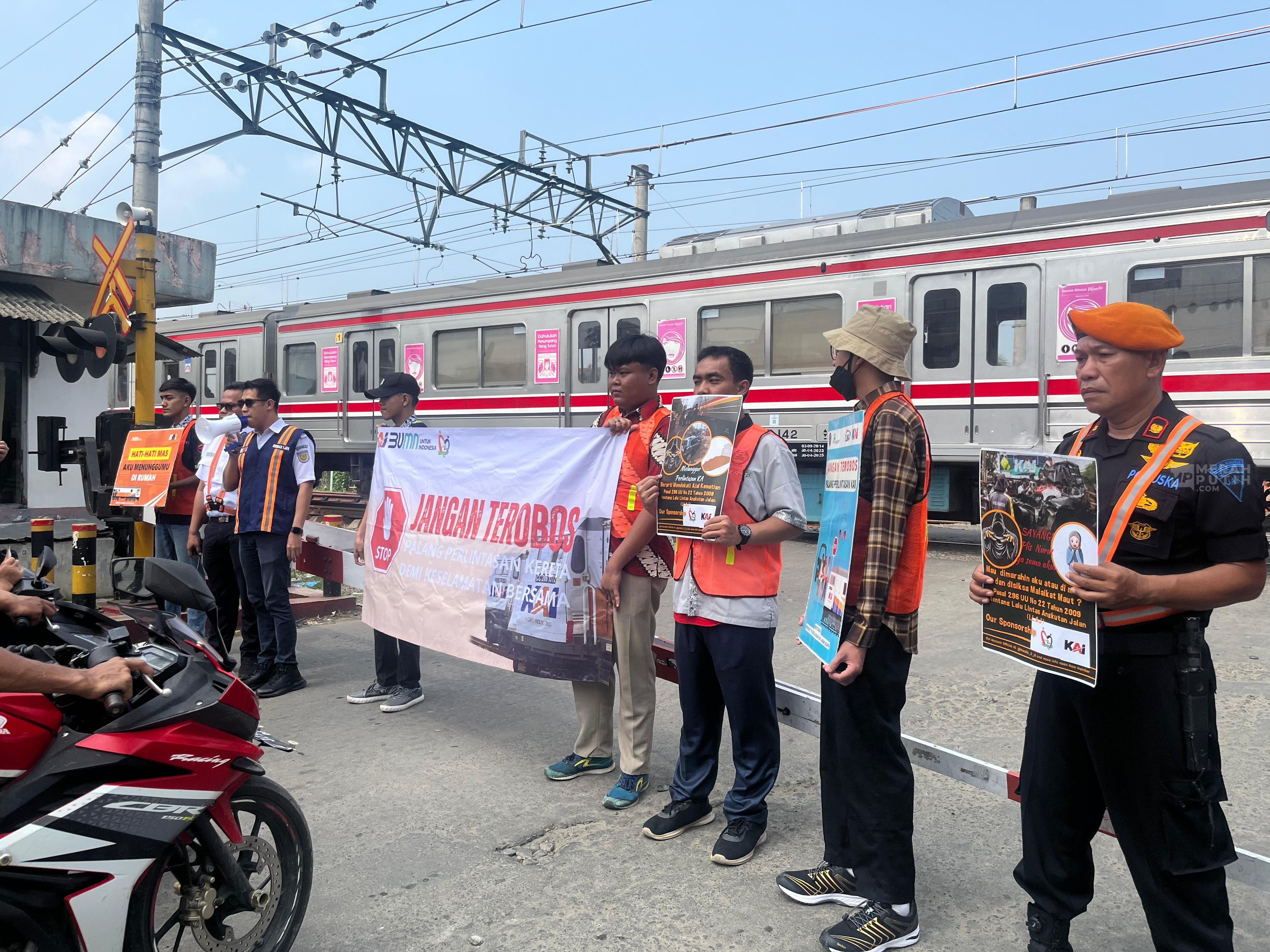 Angka Kecelakaan di Perlintasan Sebidang Kereta Api Tinggi, KAI Sayangkan Pengendara Langgar Aturan