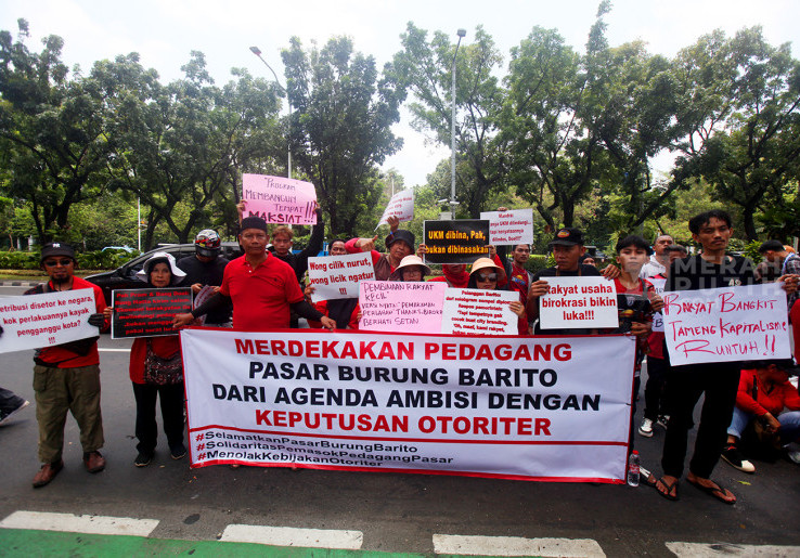 Aksi Unjuk Rasa Pedagang Pasar Burung Barito Geruduk Balaikota Tolak Relokasi