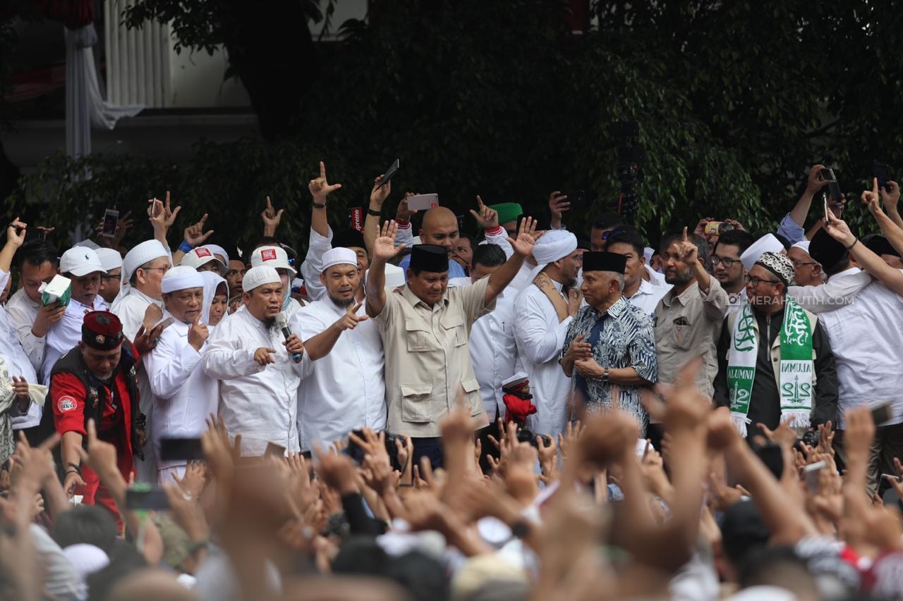 Survei SMRC: 14 Persen Masyarakat Percaya PKI Bakal Bangkit, Mayoritas dari Pemilih Prabowo-Sandi