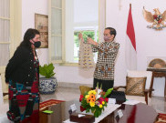 Presiden Jokowi Hadiahkan Tas Noken Papua ke Menlu Selandia Baru