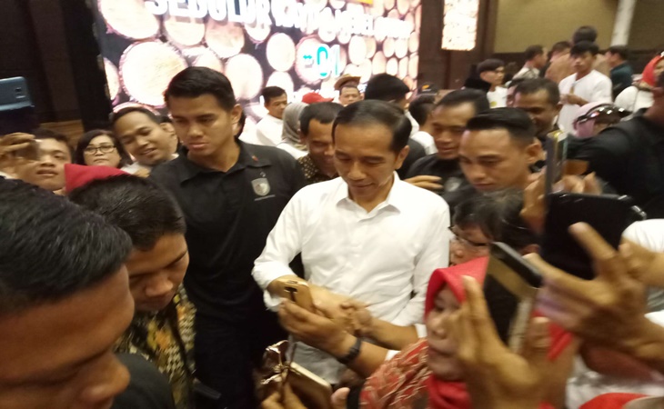 Jokowi dan relawan