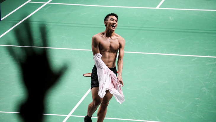 Jonatan Christie persembahkan emas untuk Indonesia. (foto: MP Media/Gregory Bionde)