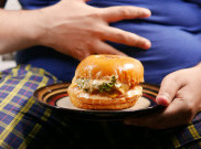 Makan di Malam Hari Sebabkan Perut Buncit?