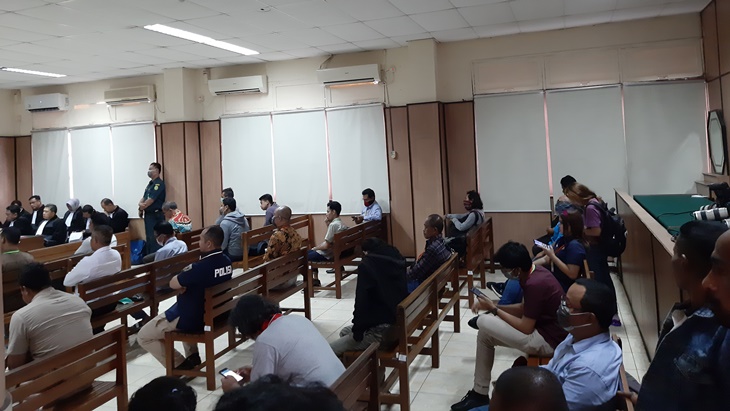 Cegah corona, majelis hakim minta pengunjung sidang kasus Novel jaga jarak