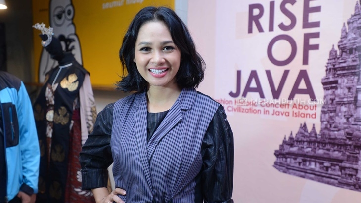 Koleksi Kain Khas Daerah Bukti Andien Cinta Tanah Air