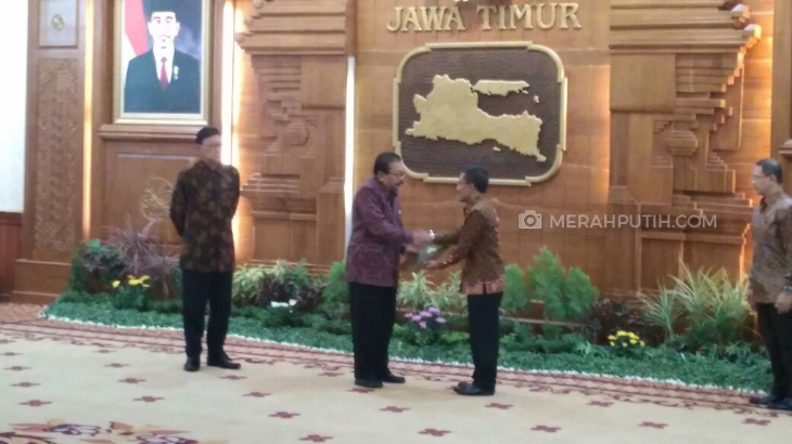 Pejabatnya Banyak Tertangkap KPK, Gubernur Jatim Minta Maaf